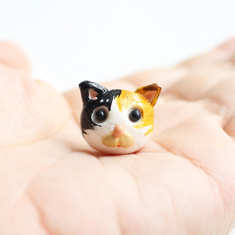 Tortoiseshell Cat stud earrings / clip on earrings - Earrings & Clip-ons - Pottery Black