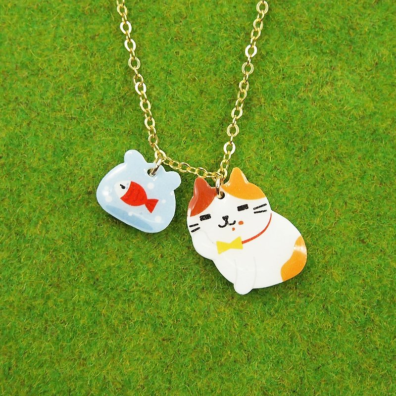 Meow fat cat watching the fish necklace - Necklaces - Plastic Orange