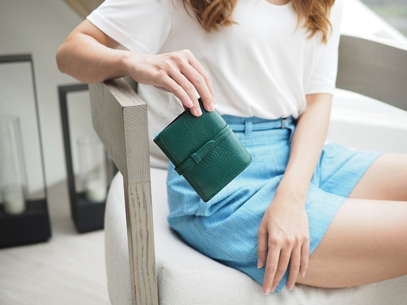 Charlotte (Green) : Mini wallet, Leather wallet, Green wallet, folded wallet - กระเป๋าสตางค์ - หนังแท้ สีเขียว