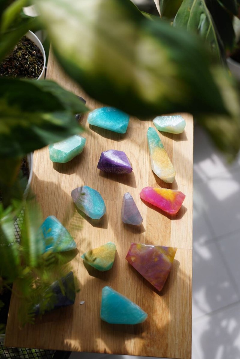 【Tainan Anping】Cultural Coin Gemstone Soap Handmade Soap Experience - Candles/Fragrances - Other Materials 