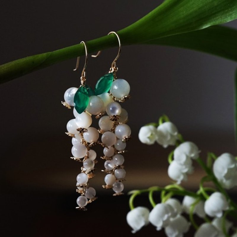 14KGF lily of the valley earrings made of white pearl Lily of the valley - Earrings & Clip-ons - Gemstone White