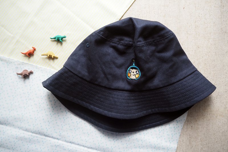 黑色藍呵刺繡兒童漁夫帽 - 帽子 - 棉．麻 黑色