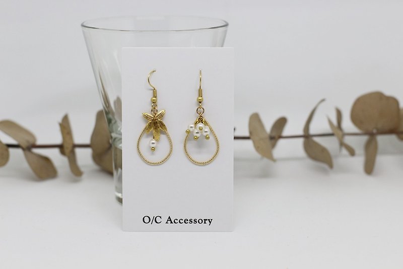 【基本入門款】水滴楓葉造型珍珠耳環 - 耳環/耳夾 - 銅/黃銅 金色