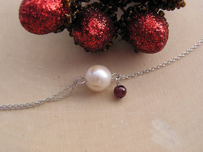 925 sterling silver with freshwater pearl and Stone bracelet of their own design and handmade - Bracelets - Gemstone Red