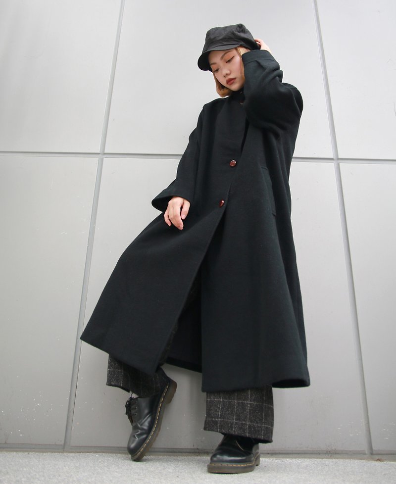 Back to Green :: micro collar hem umbrella Nippon 100% wool vintage overcoat (OC-34) - เสื้อแจ็คเก็ต - ขนแกะ สีดำ