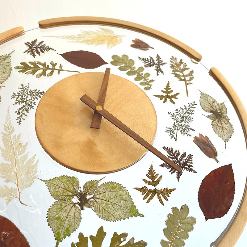 Transparent autumn leaves wooden clock - Clocks - Resin Transparent