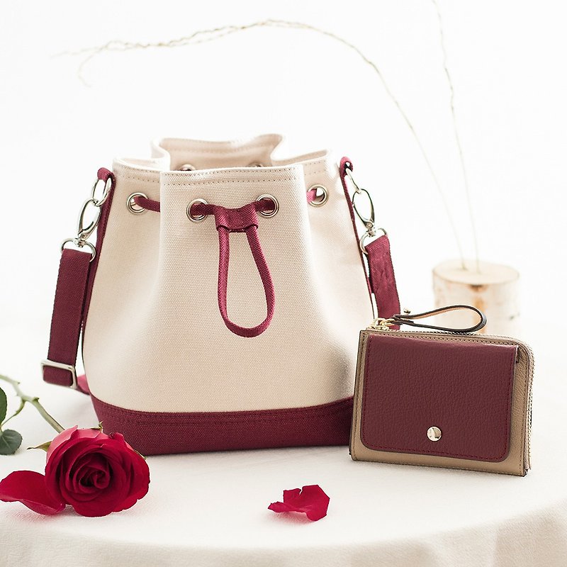 Lucky Bag-Canvas Small Bucket Bag + Leather L-shaped Zipper Short Clip Gift Packaging - กระเป๋าแมสเซนเจอร์ - ผ้าฝ้าย/ผ้าลินิน สีแดง
