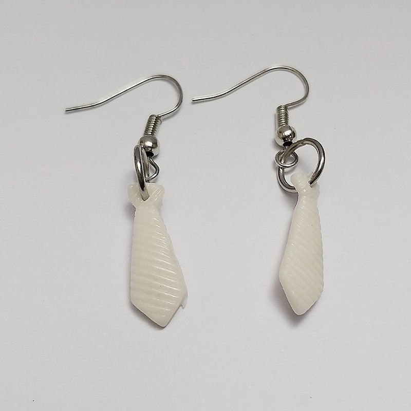 ์Necktie White Color Earring Handmade Air Dry Clay Eco Friendly Stainless Hook - Earrings & Clip-ons - Clay White