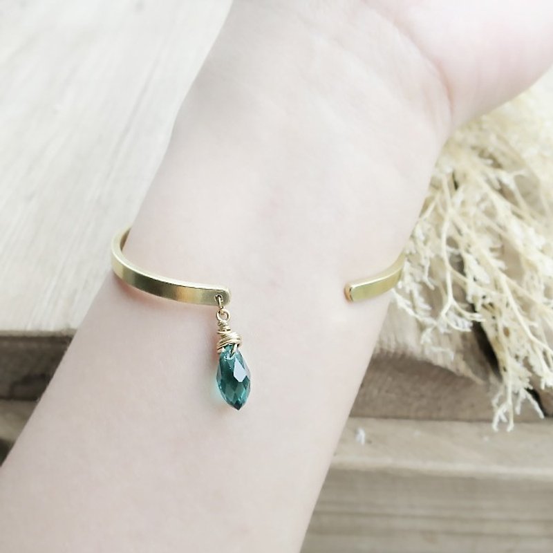 VIIART. Mermaid teardrops. Austrian Crystal Bronze Half Open Bracelet | Mystic Bracelet Malachite Green - สร้อยข้อมือ - โลหะ สีทอง
