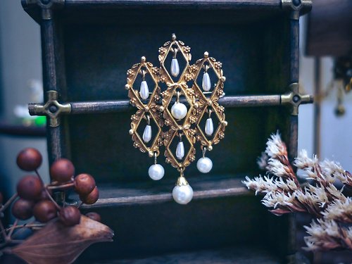 荏苒 - Vintage Jewelry 古董珠寶飾品 Florenza 鏤空珍珠垂墜摩天輪胸針—美國古董首飾Vintage Jewelry
