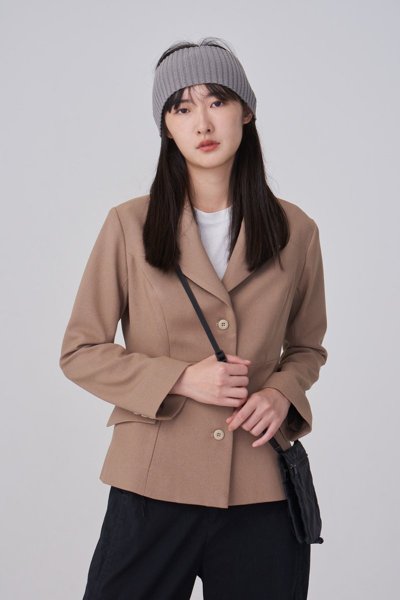 合腰短版西裝外套 - 女大衣/外套 - 聚酯纖維 