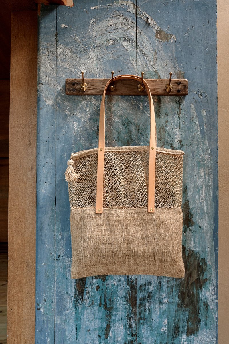 Tianxian-Vegetable tanned leather side straps. Vegetable-dyed hand-woven styling side bags-Undyed Linen color - กระเป๋าแมสเซนเจอร์ - ผ้าฝ้าย/ผ้าลินิน สีกากี