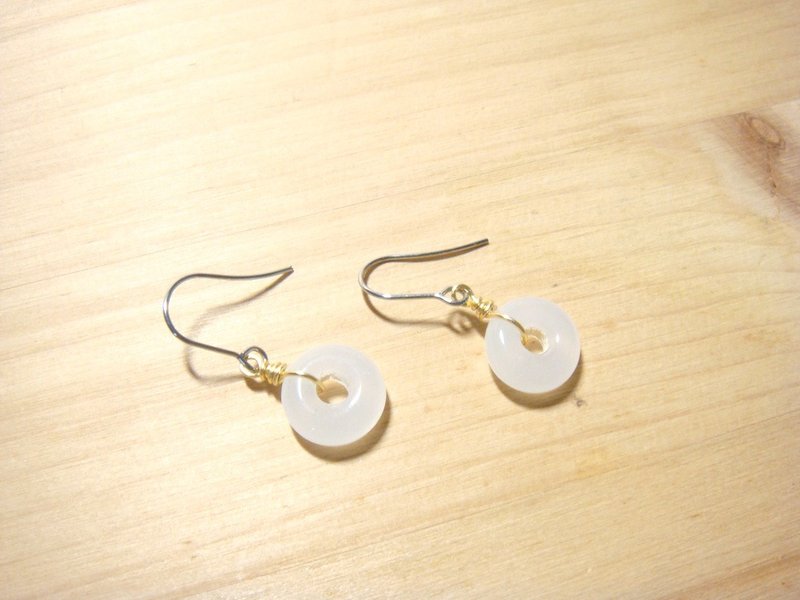 柚子林琉璃 - 白玉色 - 甜甜圈造型 - (可免加價改夾式) - 耳環/耳夾/耳骨夾 - 琉璃 白色