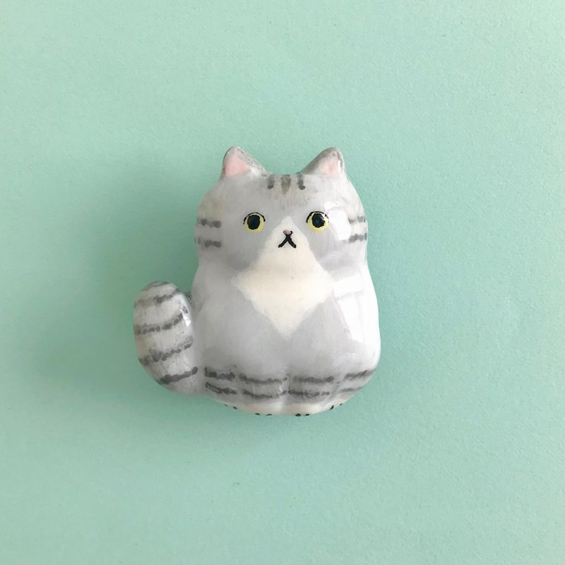 Gray striped cat brooch - Brooches - Clay Gray