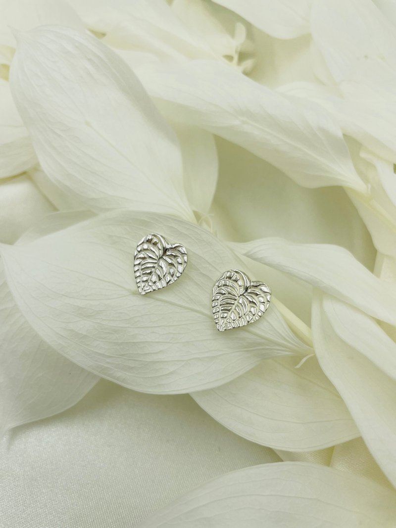 Anthurium Silver Earrings - ต่างหู - เงินแท้ สีเงิน