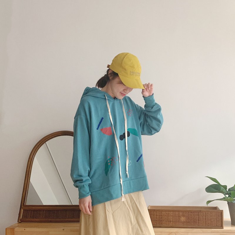 豬米小狗 / 大塊風景 / 丁丁小貓 雲雀藍印花帽踢 - 女裝上衣 - 棉．麻 藍色