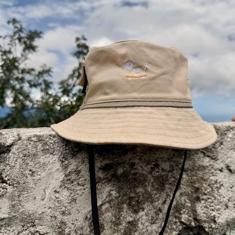 Cat Fossil Skateboard Pocket Detachable Hat String Bucket Hat - Khaki - หมวก - ผ้าฝ้าย/ผ้าลินิน สีกากี