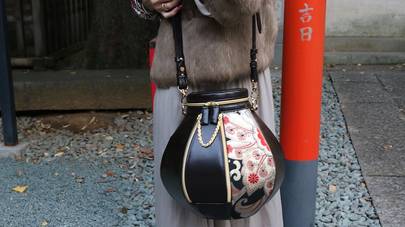 Hozuki-Lantern - Black-gold-Rangiku - Messenger Bags & Sling Bags - Genuine Leather Black