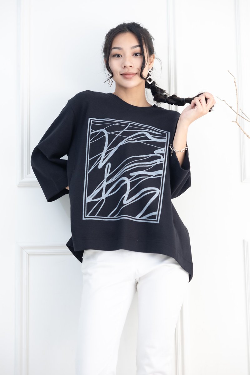 方框藝術線條厚磅上衣 黑色 - 女上衣/長袖上衣 - 其他材質 黑色
