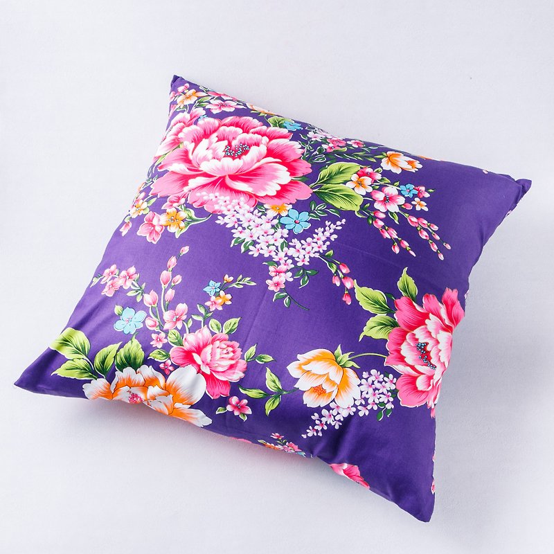 Chinese style retro peony pillow (purple) - หมอน - ผ้าฝ้าย/ผ้าลินิน 