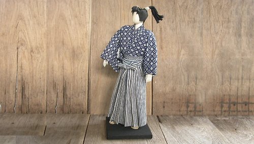 orangesodapanda 稀有的 日本製造的和紙人形日本紙工藝武士人偶的藝術