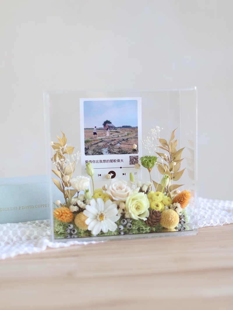 The Song of Everlasting Memories-No. Morning Grass Green x Everlasting Dried Flowers Transparent Flower Frame - Dried Flowers & Bouquets - Acrylic 