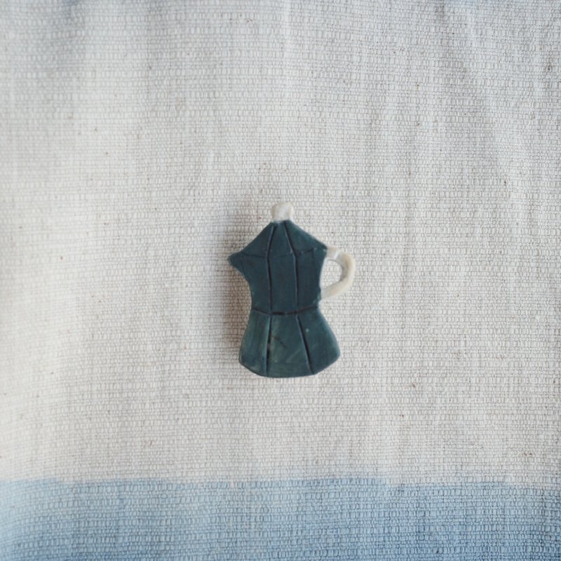 Moka pot brooch / handmade ceramic - เข็มกลัด - ดินเผา สีน้ำเงิน