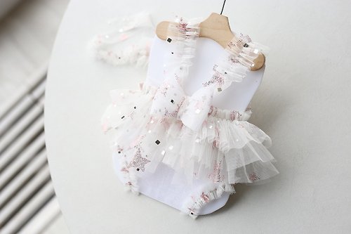 Divaprops White romper with lace for newborn girls:the perfect outfit for a little girl