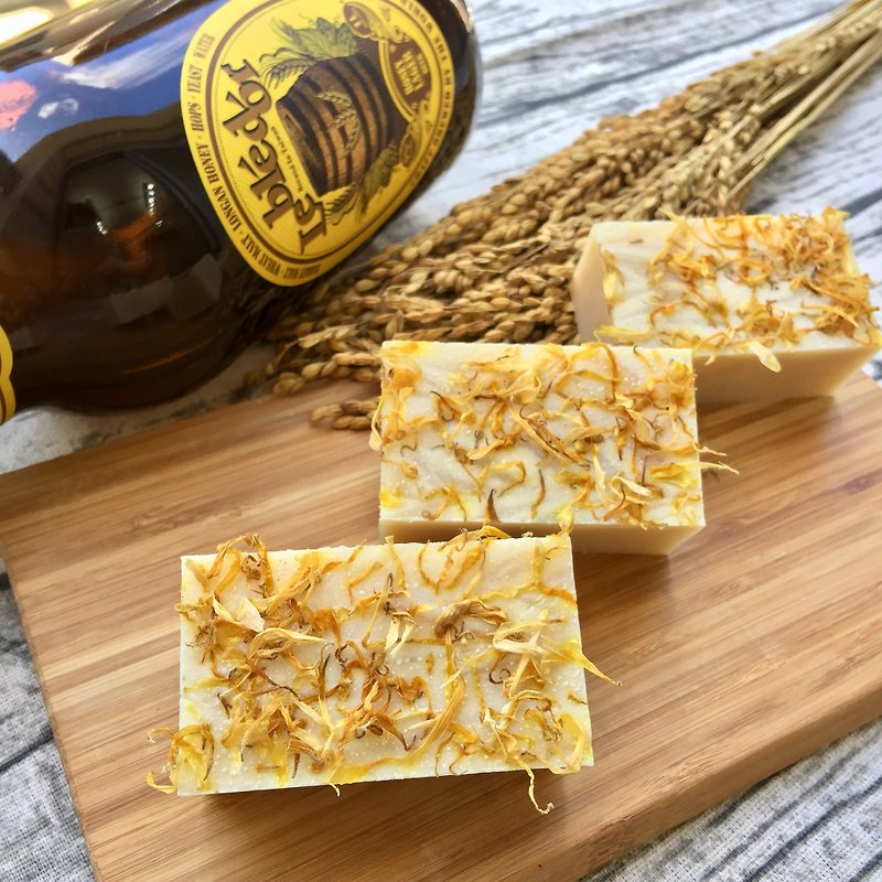 Beer Yeast Cool Soap Travel Soap / Shampoo / Wash from the head to the feet - Shampoos - Plants & Flowers Gold