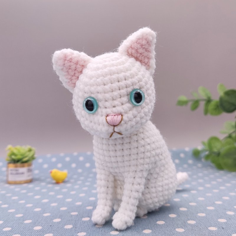 [Ready Stock] White Cat Handmade Crochet Doll - Stuffed Dolls & Figurines - Other Man-Made Fibers White