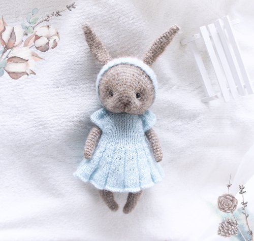 CozyToysByOreshek 兔子動物娃娃在禮服兔子毛絨玩具森林裝飾玩具