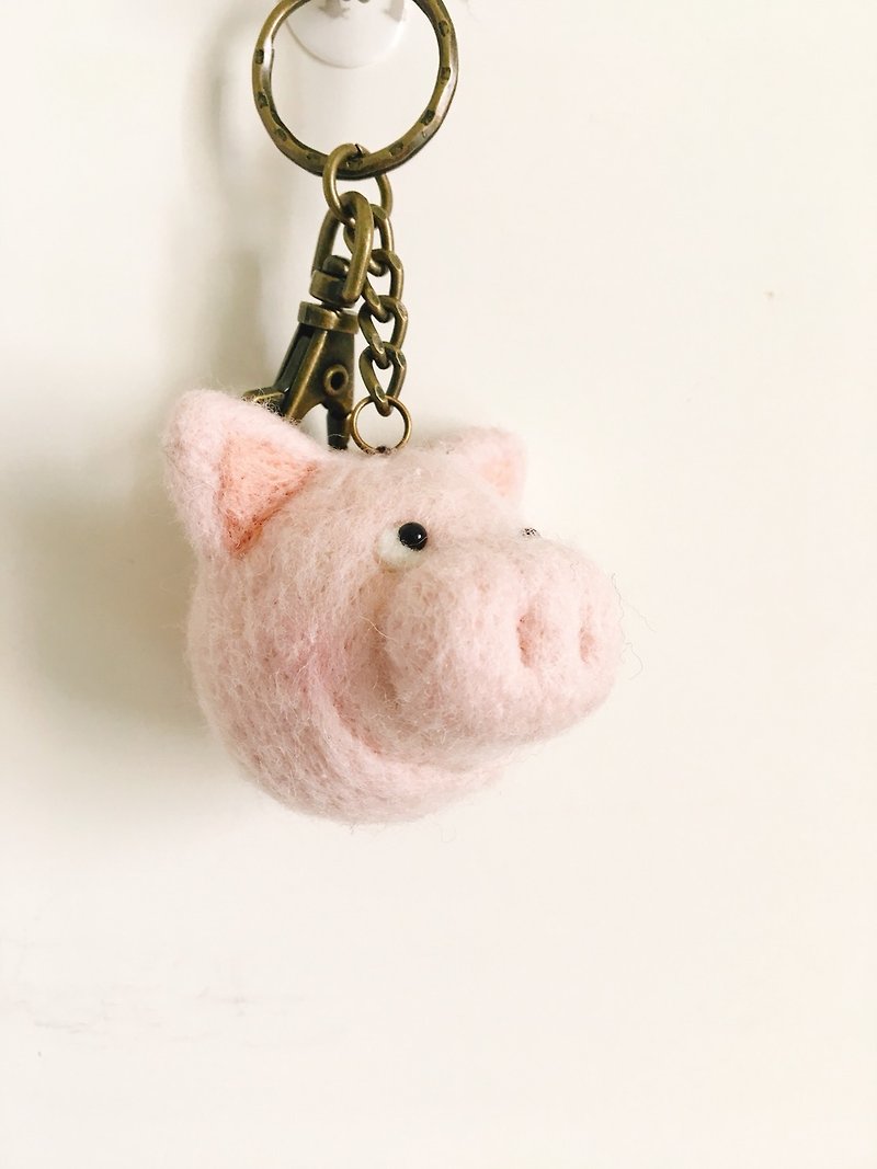 林檎小豬 羊毛氈鑰匙圈 免費繡字 - 鑰匙圈/鑰匙包 - 羊毛 粉紅色