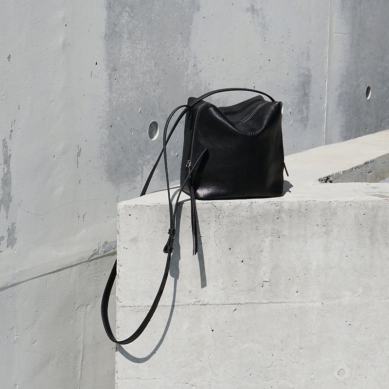 Fudge Shoulder Bag//leather bag/shoulder bag/crossbody - Messenger Bags & Sling Bags - Genuine Leather Black
