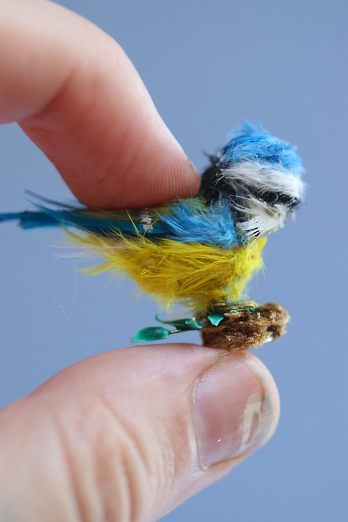 SoftSpot Design Miniature bird/ miniature blue tit/Bird for a doll house/Doll house pet bird/Tin