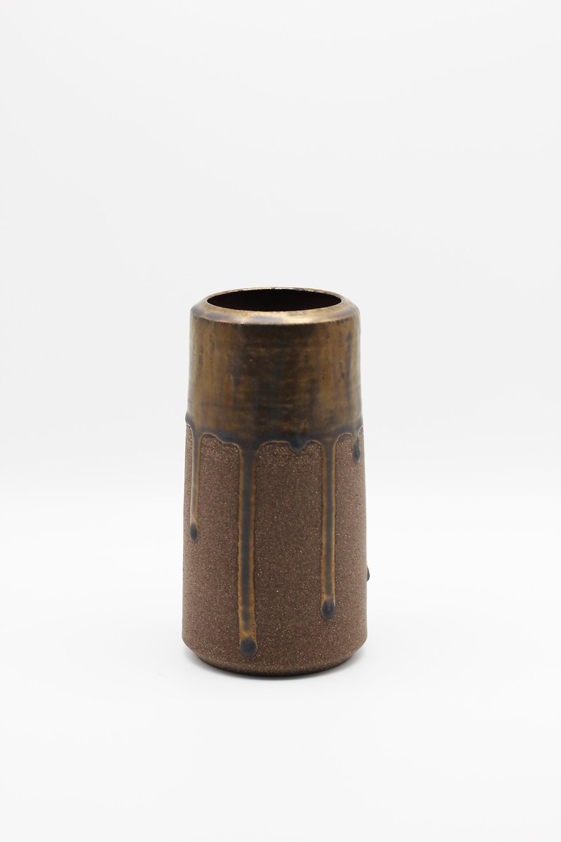 Handmade Black Clay Vase with Bronze Glaze - เซรามิก - ดินเผา สีนำ้ตาล