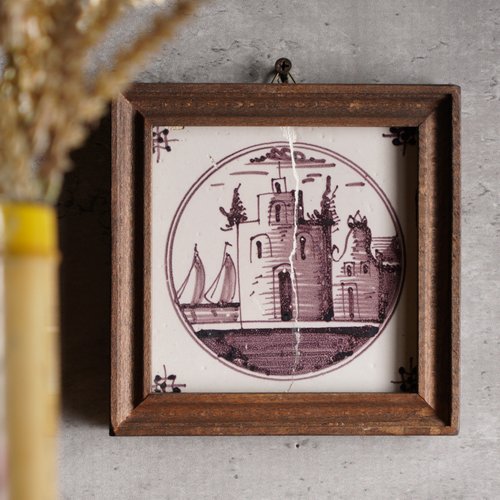 18世紀オランダの手描きの城のアンティークタイル張り / デルフト
