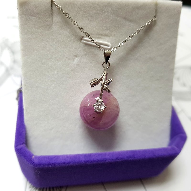 Crystal Girl World - Warm heart - purple spodumene necklace pendant hand works attached to 925 sterling silver chain - สร้อยคอ - เครื่องเพชรพลอย สีม่วง