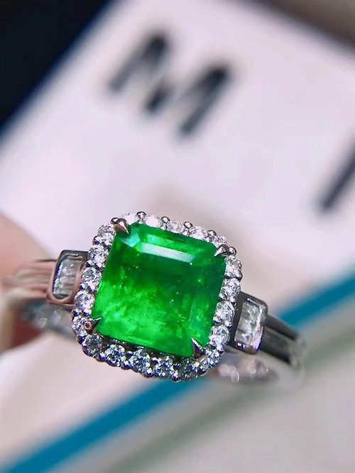 台北奧斯珠寶｜客製莫桑石、莫桑鑽、GIA鑽石、彩色寶石 台北奧斯珠寶 1.5克拉祖母綠戒指