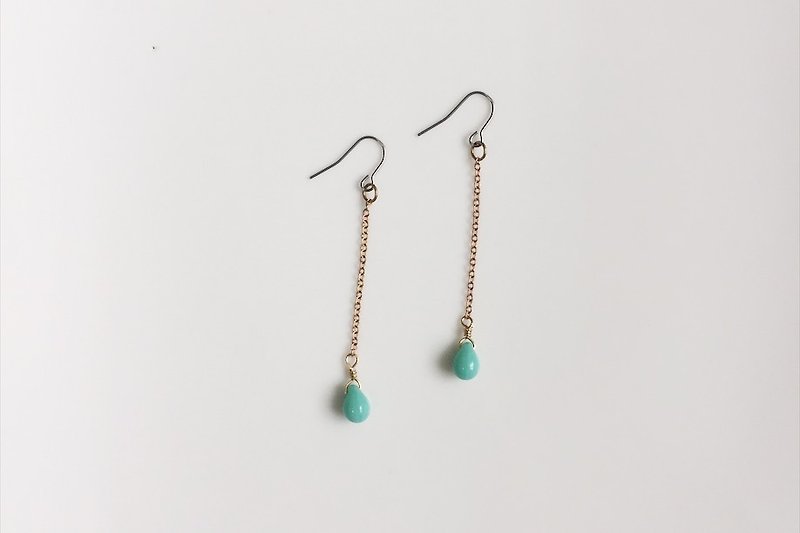 A bunch of rain Turkish blue wild simple raindrop style earrings - Earrings & Clip-ons - Gemstone Blue