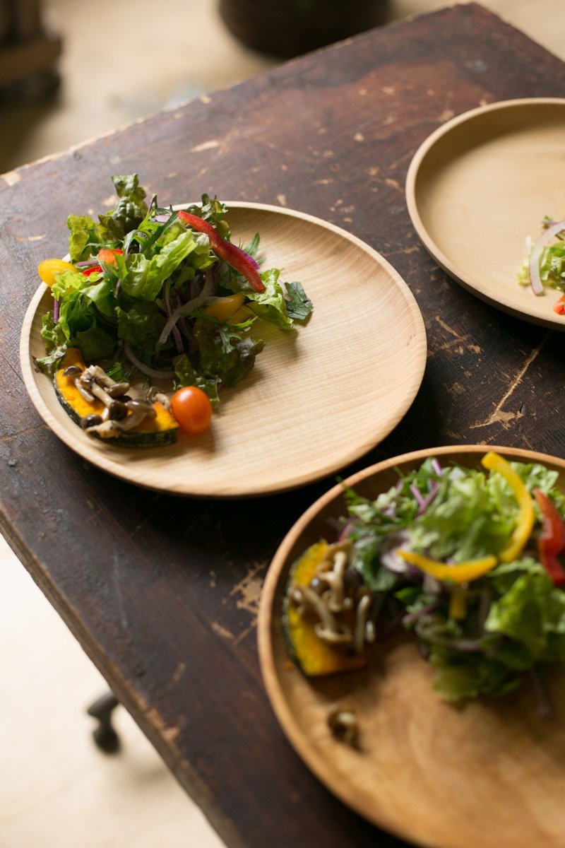 Wooden plate plate to enjoy breakfast time 24cm Tochigi - Plates & Trays - Wood Brown