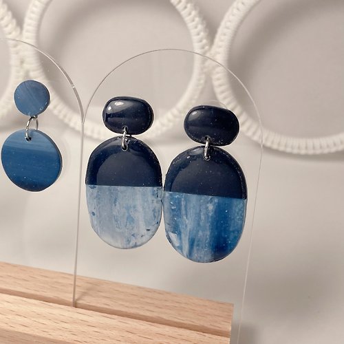 COVOSELF Blue white-dangling earrings in Ocean Collection
