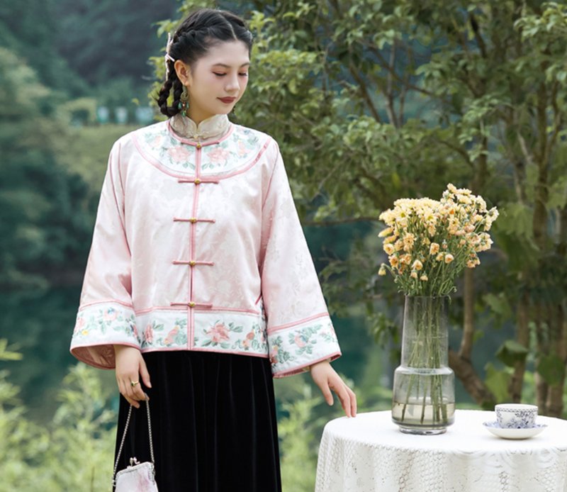 【茶花塢】 新中式復古/開襟盤扣刺繡上衣/半裙 - 女裝上衣 - 其他材質 多色