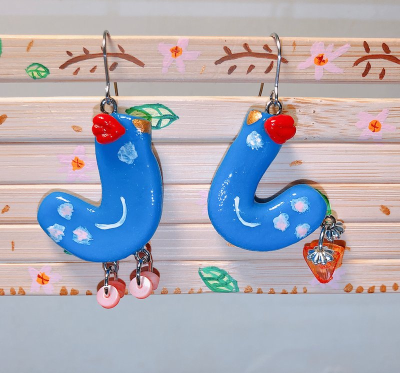 藍色小雞 橘貝殼小腳 手作黏土耳環 手繪捏製 不銹鋼 吊墜款 - 耳環/耳夾/耳骨夾 - 黏土 藍色