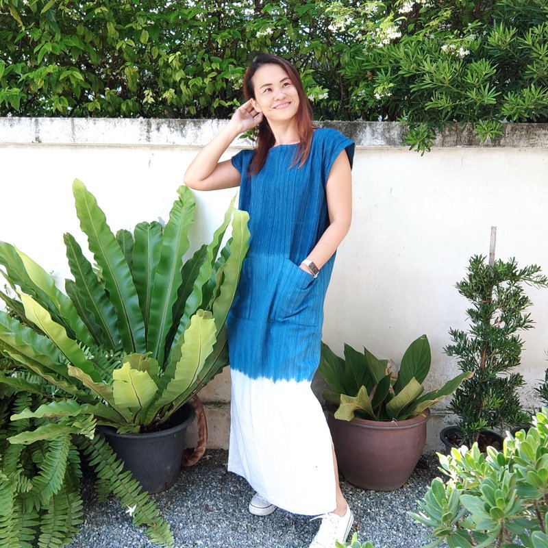 Maxi Dress Indigo Dyed 3 Tones White Hem - 洋裝/連身裙 - 棉．麻 藍色