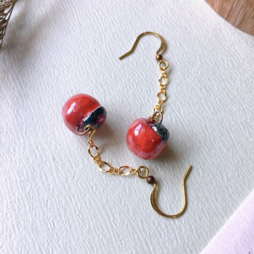 王榕手作陶 【陶藝家手作】珍珠光紅蘋果 手作白瓷耳環
