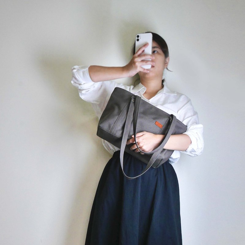 Classic canvas square school bag - กระเป๋าถือ - ผ้าฝ้าย/ผ้าลินิน สีเทา