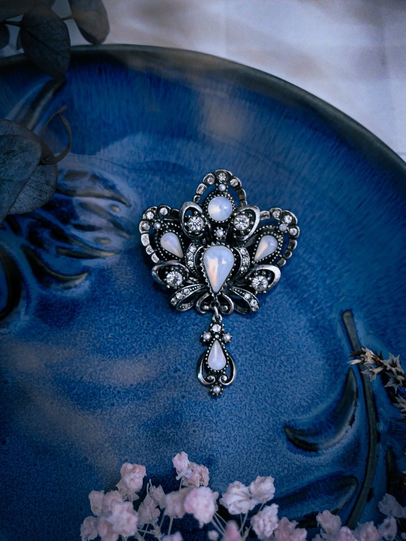 ART 月光銀翅 新藝術復興風胸針—美國古董首飾 Vintage Jewelry - 胸針 - 其他金屬 銀色