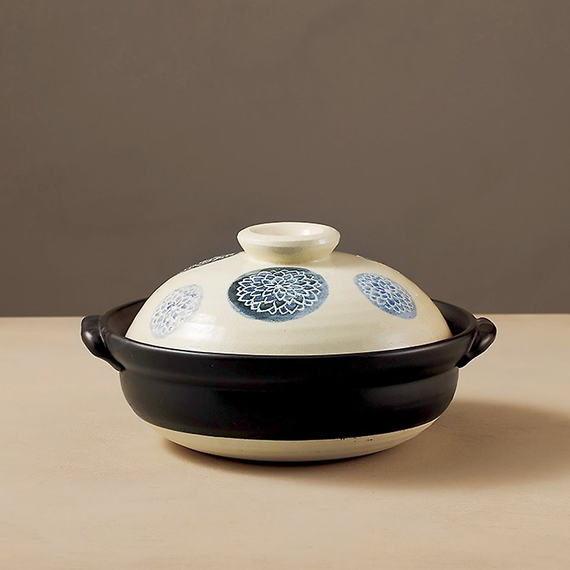 Japanese Mankoyaki-Lightweight Earthen Pot No. 8-Aizen (1.6L) - Pots & Pans - Pottery White