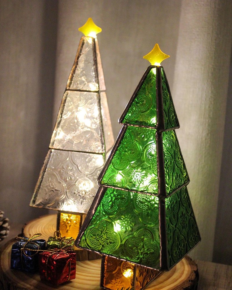Vintage Patterned Glass Christmas Tree | Inlaid Glass | Handcrafted - ของวางตกแต่ง - แก้ว สีเขียว