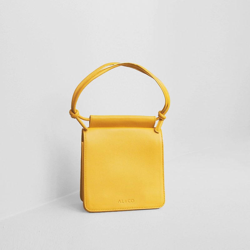 Hayden Leather Flap Bag in Yellow - 側背包/斜背包 - 真皮 黃色